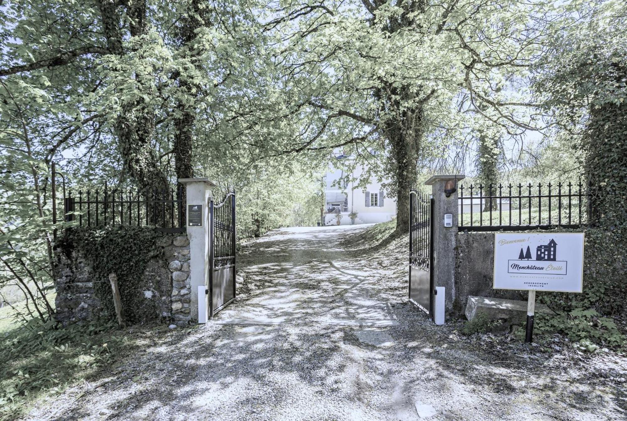 Monchateau Etoile, Hebergement Insolite Avec Spa Merlas Exteriér fotografie